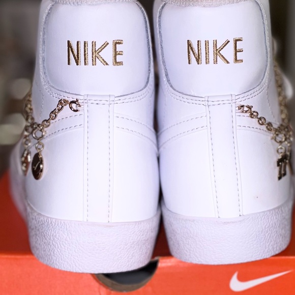 White Nike Blazers - Picture 8 of 8